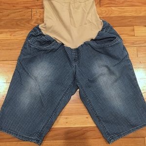 Tiny Polka Dotted Denim Maternity Short